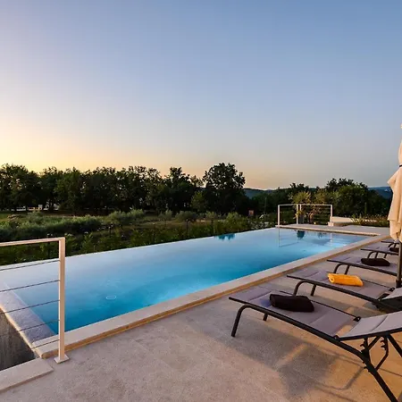 Faloniga Villa